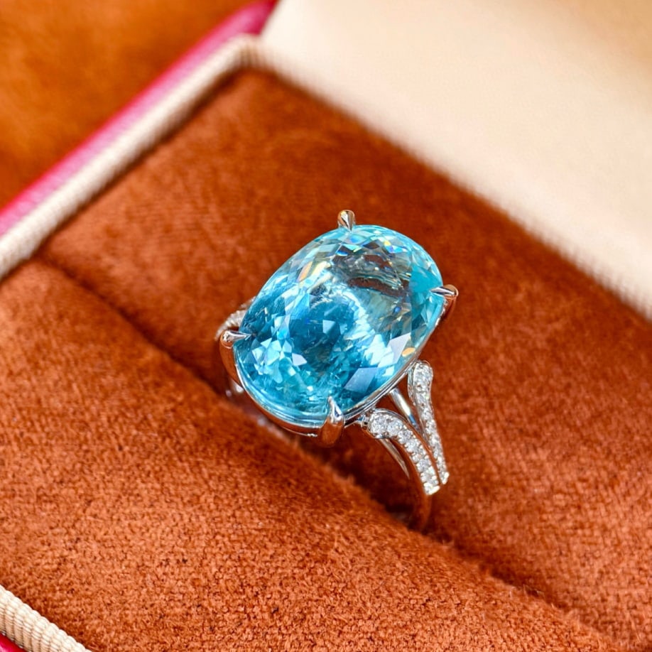 14k Gold 10.59 Ctw Natural Aquamarine & Diamond Ring: Ref:230973058 // gold content:14k gold // ring size:7. 25us // // main gemstone:aquamarine // shape:oval // carat weight:10. 42ct // color:santa maria color // treatment:natural // // adjacent