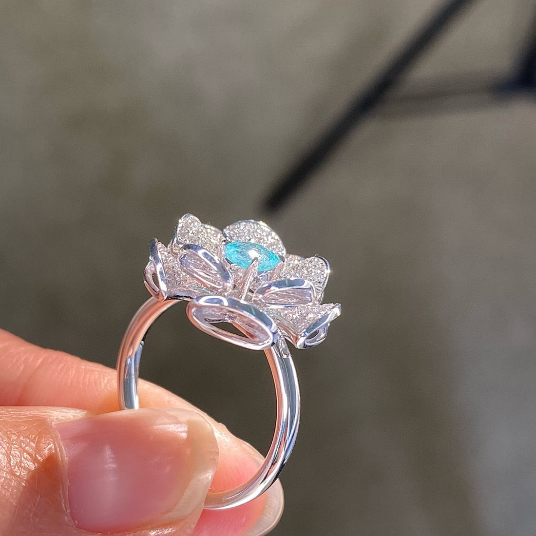 14k Gold 1.02 Ctw Natural Paraiba Tourmaline & Diamond Ring - 2