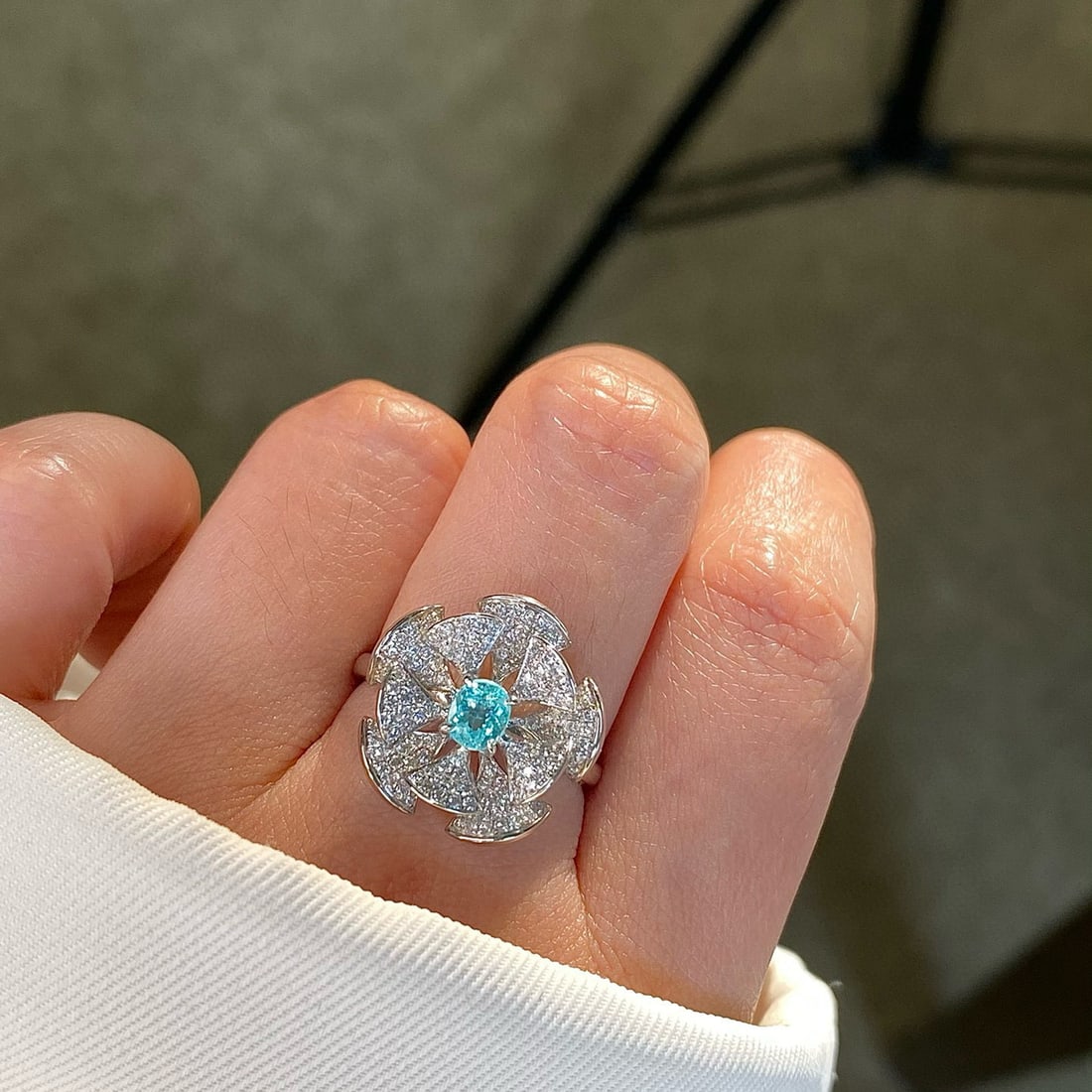 14k Gold 1.02 Ctw Natural Paraiba Tourmaline & Diamond Ring - 3