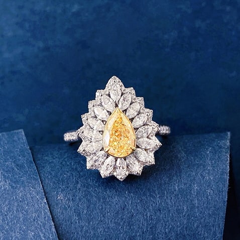 14k Gold 2.10 Ctw Natural Yellow Diamond & Diamond Ring/pendant( Without Chain ): Ref:230973065 // gold content:14k gold // ring size:7. 25us // // main gemstone:yellow diamond // shape:pear // carat weight:1ct // color:yellow // treatment:natural // // adjacent gemstone 2 :
