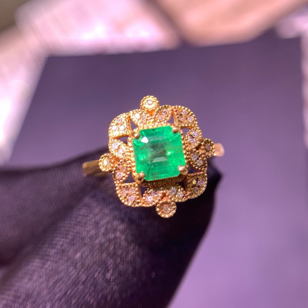 14k Gold 1.26 Ct Natural Emerald & Diamond Ring: Ref:230973070 // gold content:14k gold // ring size:7. 25us // // main gemstone:emerald // shape:octagonal // carat weight:1. 26ct // color:green // treatment:natural // // adjacent gemstone 2 :