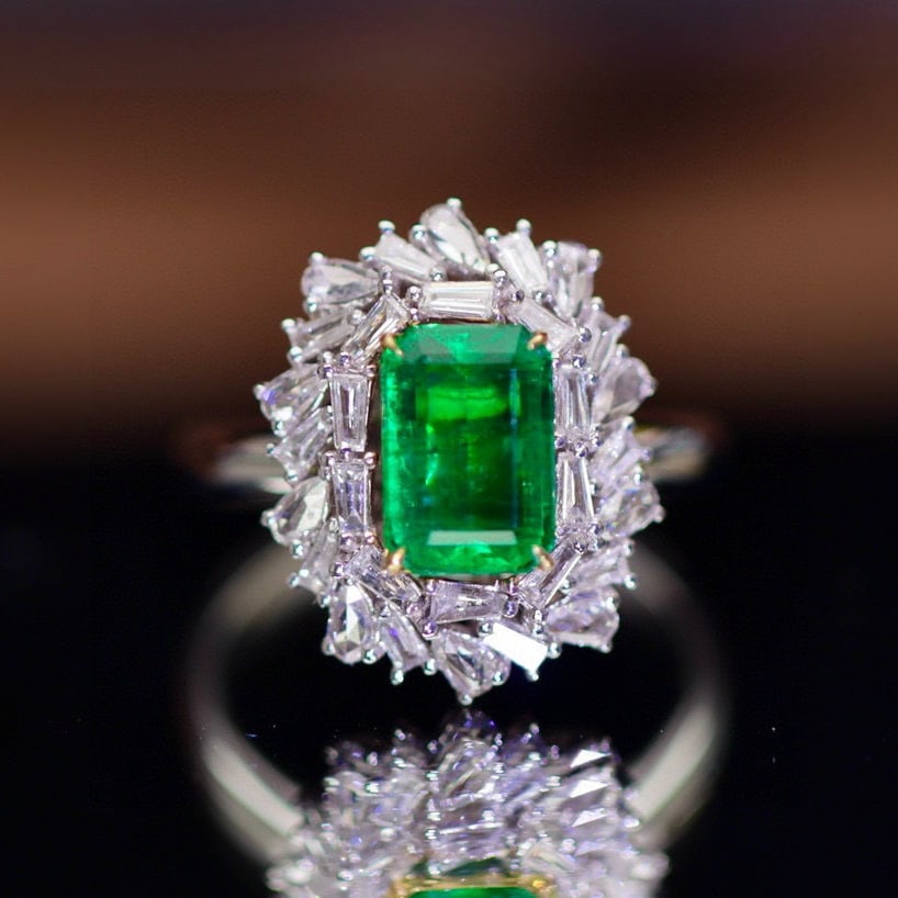 14k Gold 2.38 Ctw Vivid Green Natural Emerald & Diamond Ring (1 of 8)