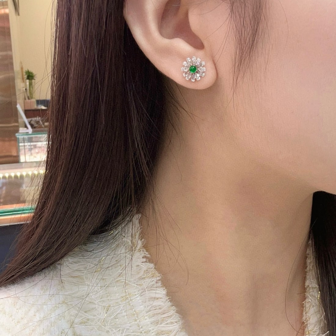 14k Gold 0.89 Ctw Vivid Green Natural Emerald & Diamond Earrings - 4