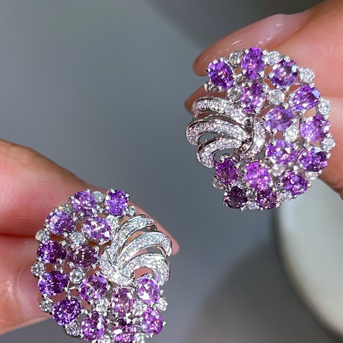 14k Gold 5.3 Ctw Natural Sapphire & Diamond Earrings: Ref:230973138 // gold content:14k gold // main gemstone:sapphire // shape:oval // carat weight:4. 8ct // color:purple // treatment:natural // // adjacent gemstone 2 : diamond // shape:round //