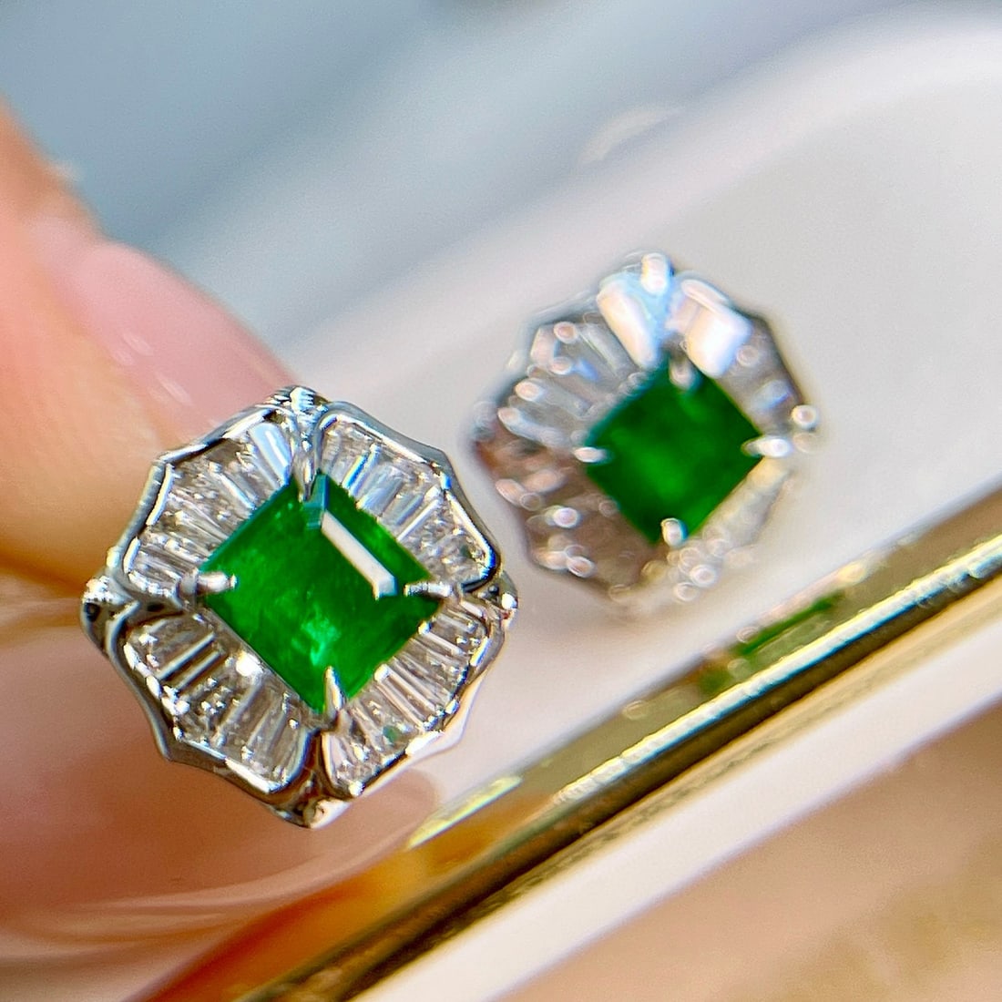 14k Gold 1.4 Ctw Vivid Green Natural Emerald & Diamond Earrings - 2