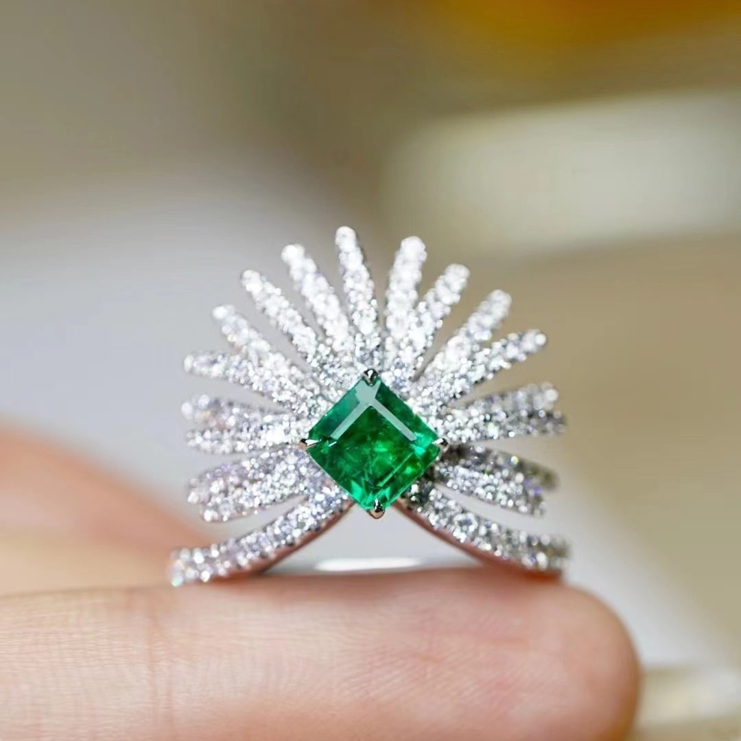 14k Gold 0.83 Ct Vivid Green Natural Emerald & Diamond Ring: Ref:230973159 // gold content:14k gold // ring size:7. 25us // // main gemstone:emerald // shape:octagonal // carat weight:0. 83ct // color:vivid green // treatment:natural // // adjacent gemstone