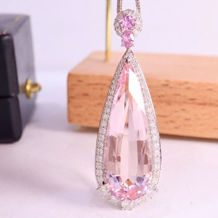 14k Gold 10.37 Ctw Natural Morganite & Diamond Pendant( Without Chain ): Ref:230973168 // gold content:14k gold // main gemstone:morganite // shape:pear // carat weight:9. 70ct // color:pink // treatment:natural // // adjacent gemstone 2 : diamond // shape:round //