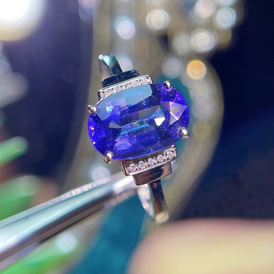 14k Gold 2.5 Ct Natural Tanzanite & Diamond Ring - 5