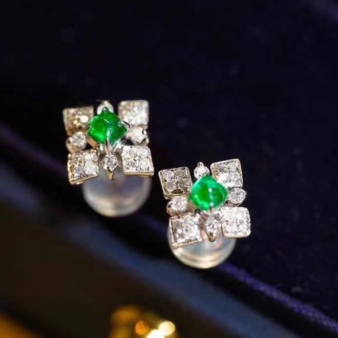 14k Gold 0.42 Ctw Vivid Green Natural Emerald & Diamond Earrings - 3