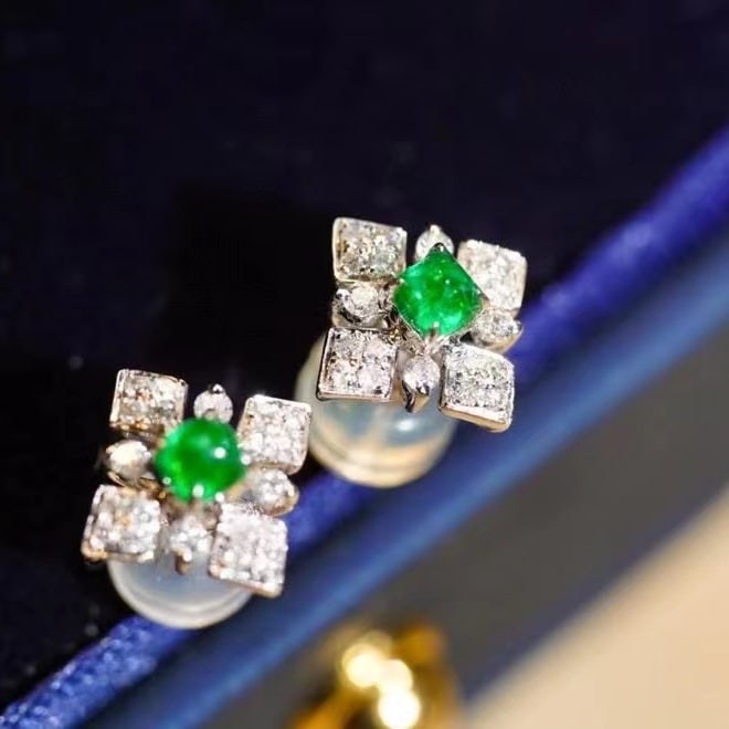 14k Gold 0.42 Ctw Vivid Green Natural Emerald & Diamond Earrings - 4