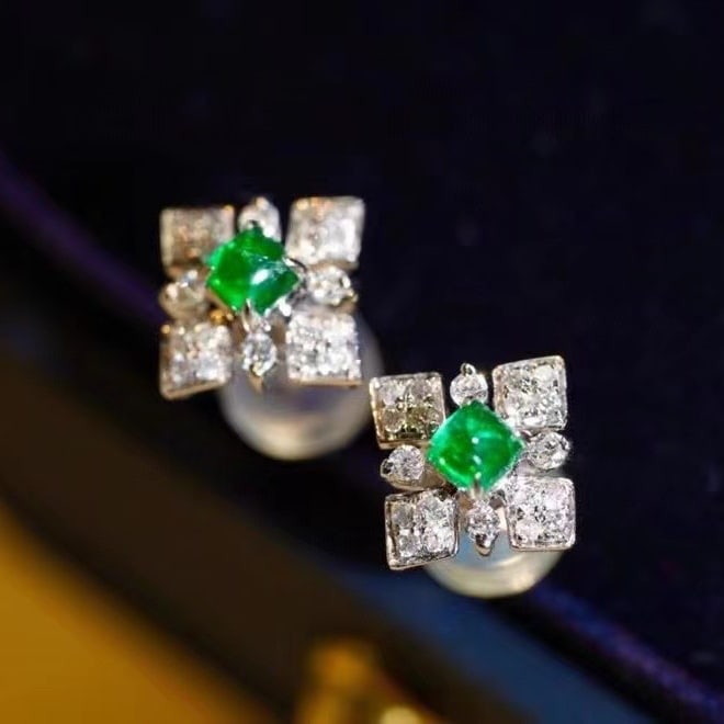 14k Gold 0.42 Ctw Vivid Green Natural Emerald & Diamond Earrings - 5