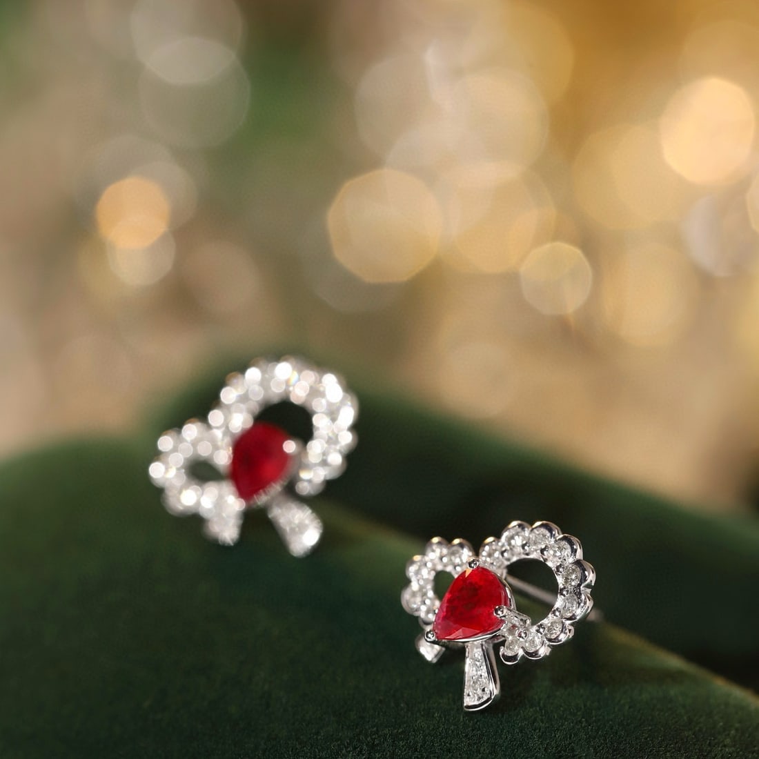 14k Gold 0.8 Ctw Vivid Red Natural Ruby & Diamond Earrings: Ref:230973193 // gold content:14k gold // main gemstone:ruby // shape:pear // carat weight:0. 5ct // color:vivid red // treatment:natural // // adjacent gemstone 2 : diamond // shape:round // carat