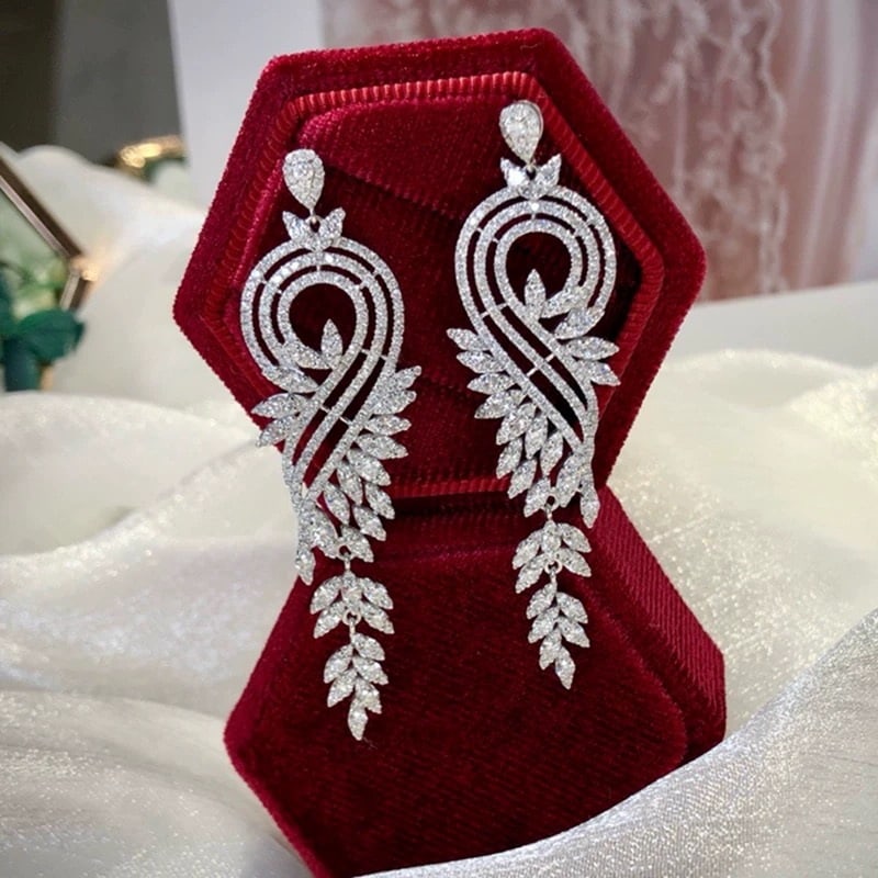 14k Gold 3.12 Ct Natural H Diamond Earrings: Ref:230973197 // gold content:14k gold // main gemstone:diamond // shape:round // carat weight:3. 12ct // clarity grade:vs-si // color:h // treatment:natural // cut grade:g // Condition: NewLow