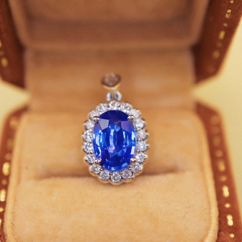 14k Gold 1.55 Ctw Natural Sapphire & Diamond Pendant( Without Chain ): Ref:230973238 // gold content:14k gold // main gemstone:sapphire // shape:oval // carat weight:1. 33ct // color:cornflower blue // treatment:natural // // adjacent gemstone 2 : diamond // number of