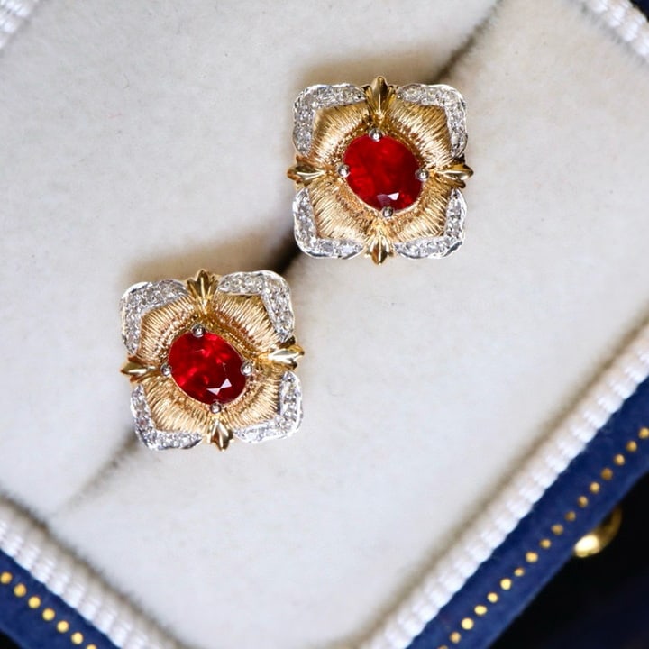 14k Gold 0.62 Ctw Natural Ruby & Diamond Earrings: Ref:230973244 // gold content:14k gold // main gemstone:ruby // shape:oval // carat weight:0. 5ct // color:pigeonblood red // treatment:natural // // adjacent gemstone 2 : diamond // shape:round // ca