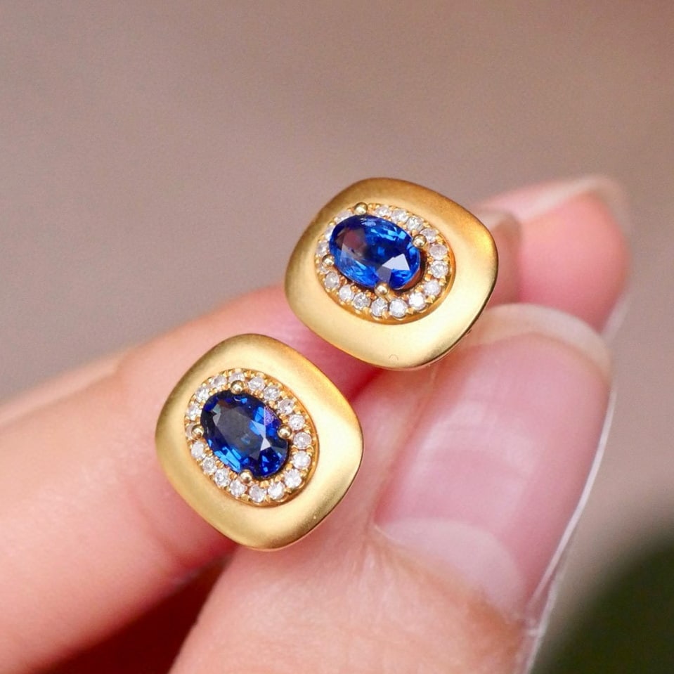 14k Gold 1.26 Ctw Natural Sapphire & Diamond Earrings: Ref:230973250 // gold content:14k gold // main gemstone:sapphire // shape:oval // carat weight:1. 1ct // color:royal blue // treatment:natural // // adjacent gemstone 2 : diamond // shape:round //