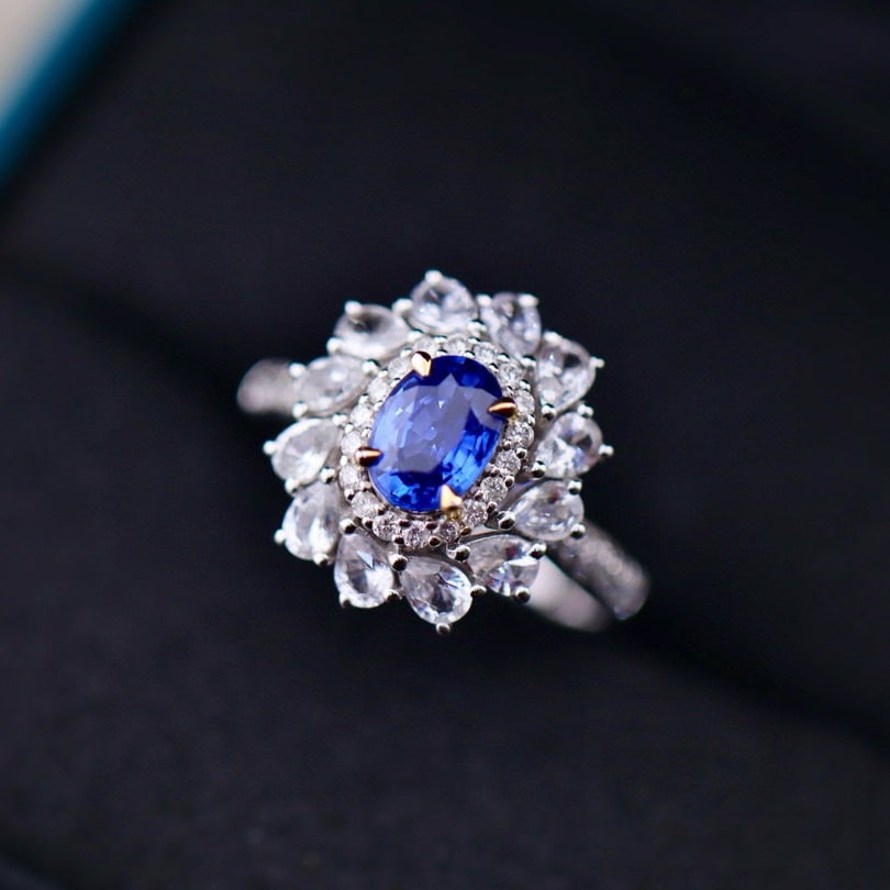 14k Gold 2.31 Ctw Natural Sapphire & Sapphire Ring: Ref:230973252 // gold content:14k gold // ring size:7. 25us // // main gemstone:sapphire // shape:oval // carat weight:1. 08ct // color:blue // treatment:natural // // adjacent gemstone 2 :