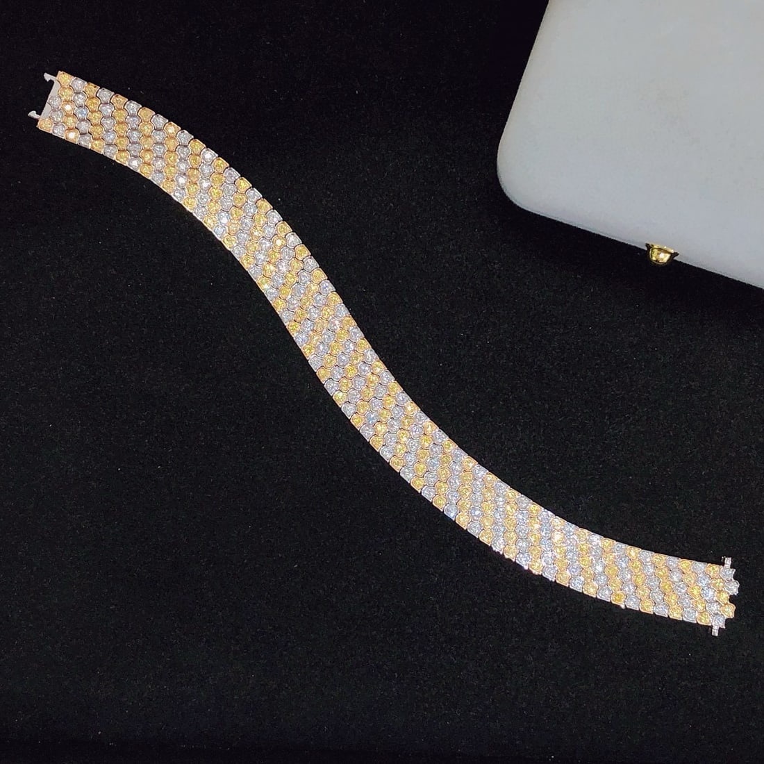 14k Gold 5.13 Ctw Natural Yellow Diamond & Diamond Bracelet - 3