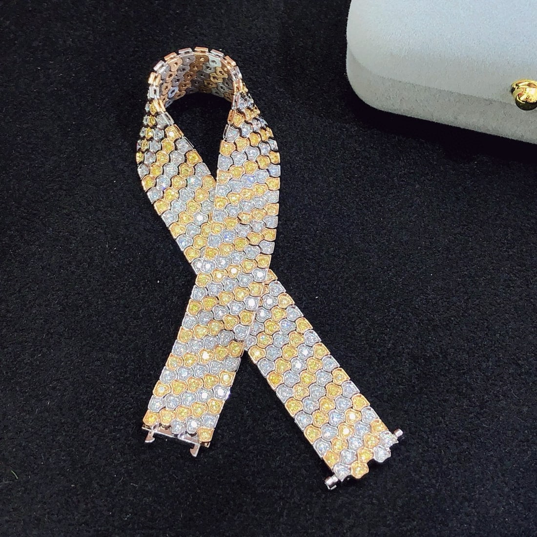 14k Gold 5.13 Ctw Natural Yellow Diamond & Diamond Bracelet - 4