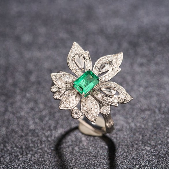 14k Gold 0.48 Ct Vivid Green Natural Emerald & Diamond Ring (1 of 9)