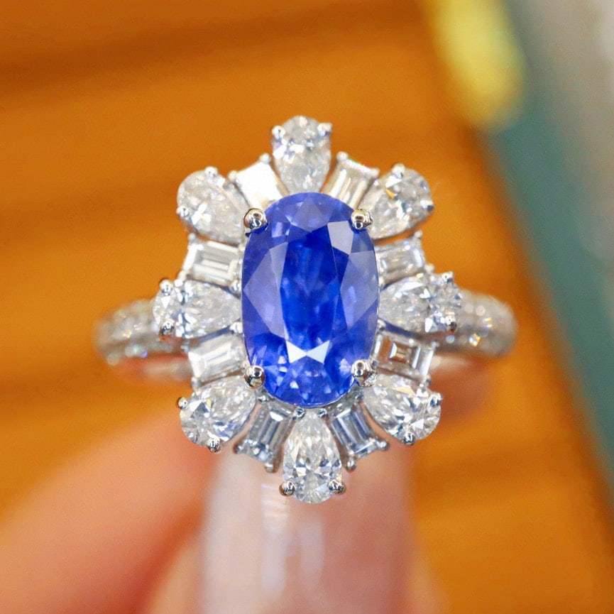 14k Gold 2.95 Ctw Natural Sapphire & Diamond Ring: Ref:230974045 // gold content:14k gold // ring size:7. 25us // // main gemstone:sapphire // shape:oval // carat weight:2. 01ct // color:blue // treatment:natural // // adjacent gemstone 2 :