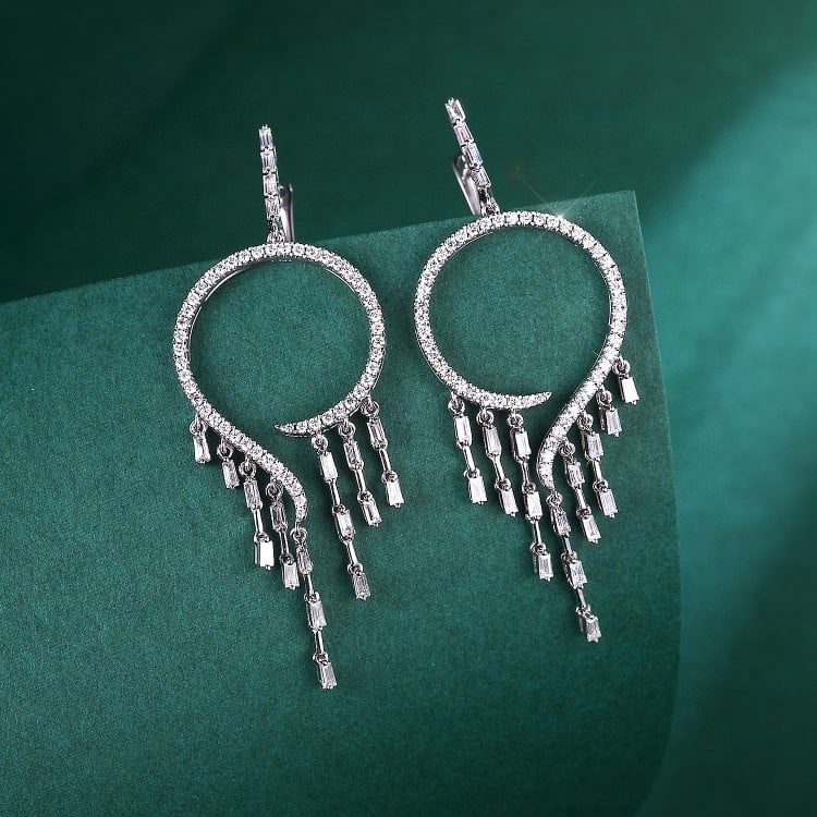 14k Gold 1.34 Ctw Natural H Diamond Earrings: Ref:230974051 // gold content:14k gold // main gemstone:diamond // shape:baguette // carat weight:0. 67ct // clarity grade:vs-si // color:h // treatment:natural // // adjacent gemstone 2 : diamond