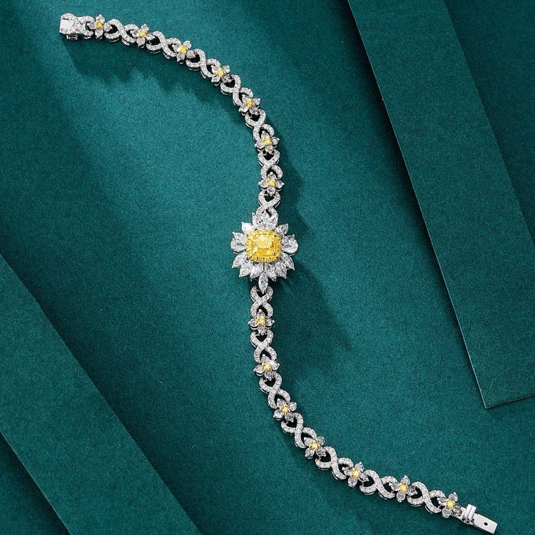 14k Gold 4.12 Ctw Natural Yellow Diamond & Diamond Bracelet: Ref:230974058 // gold content:14k gold // main gemstone:yellow diamond // shape:cushion // carat weight:1. 00ct // color:yellow // treatment:natural // // adjacent gemstone 2 : diamond // shape:multip