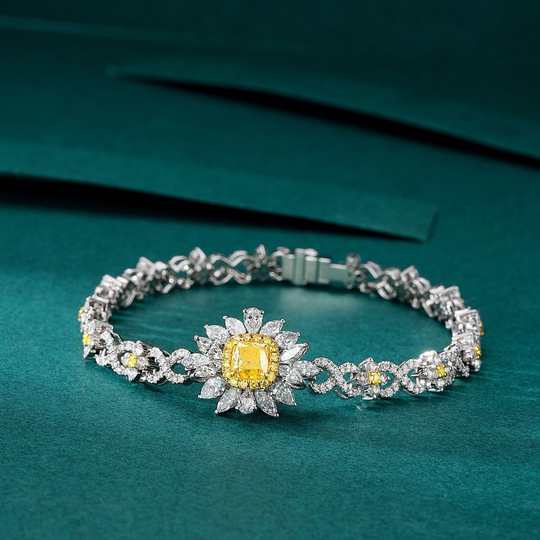 14k Gold 4.12 Ctw Natural Yellow Diamond & Diamond Bracelet - 4