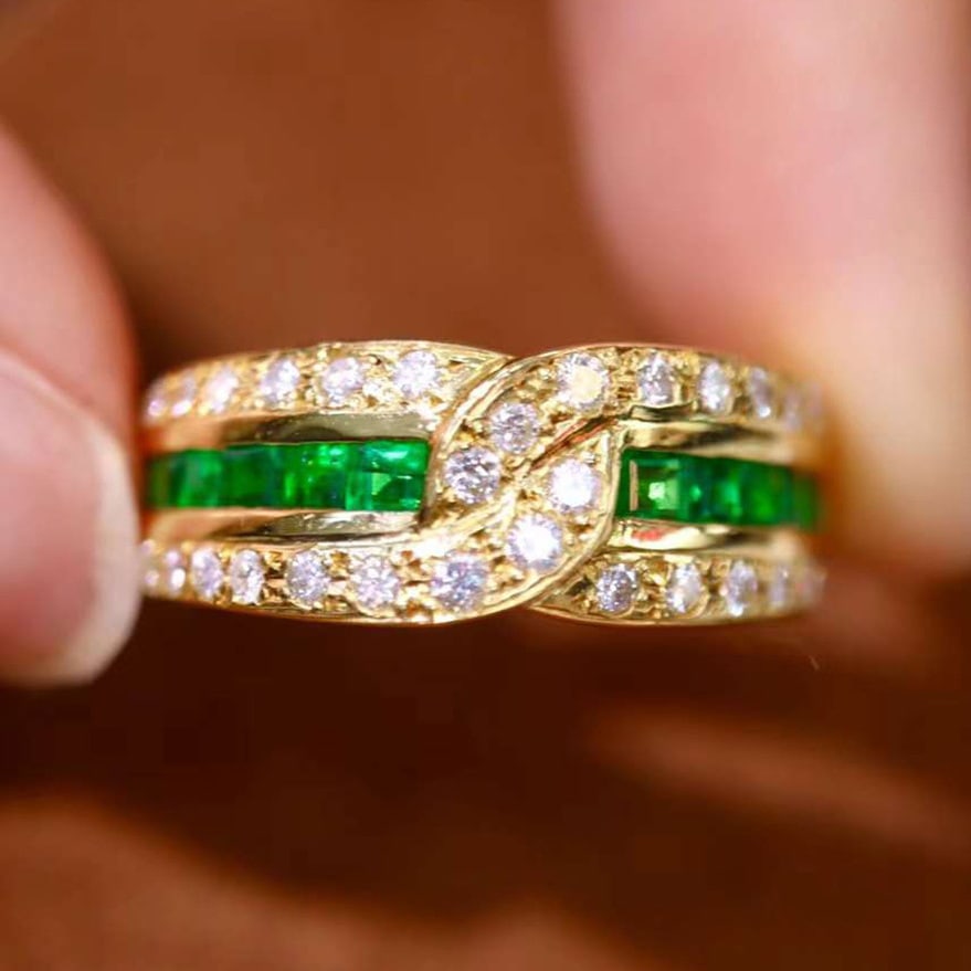 14k Gold 1.06 Ctw Vivid Green Natural Emerald & Diamond Ring: Ref:230974077 // gold content:14k gold // ring size:7. 25us // // main gemstone:emerald // shape:square // carat weight:0. 69ct // color:vivid green // treatment:natural // // adjacent gemstone 2