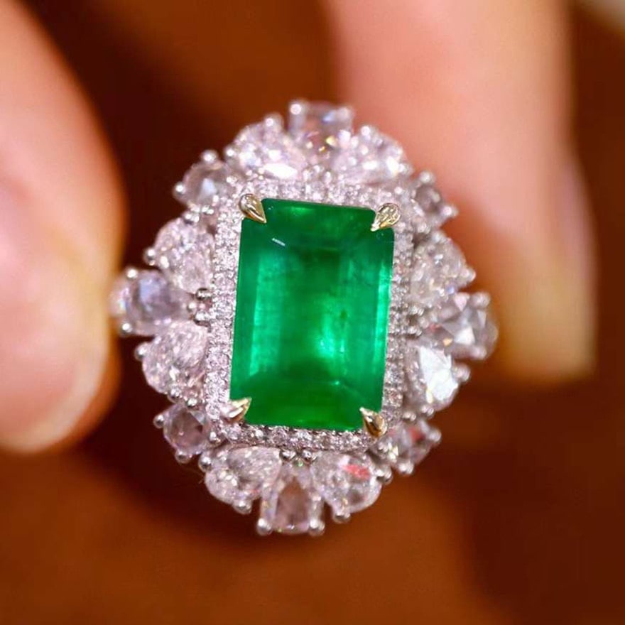 14k Gold 3.80 Ctw Vivid Green Natural Emerald & Diamond Ring (1 of 5)