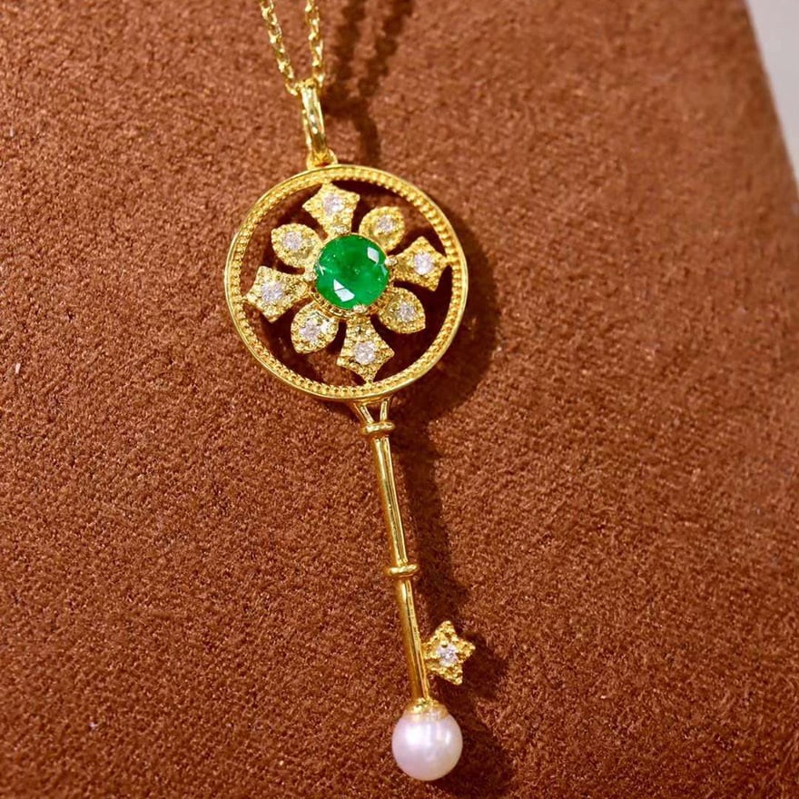 14k Gold 0.59 Ctw Vivid Green Natural Emerald & Diamond Pendant( Without Chain ): Ref:230974111 // gold content:14k gold // main gemstone:emerald // shape:round // carat weight:0. 50ct // color:vivid green // treatment:natural // cut grade:g // // adjacent gemstone 2 : diamond