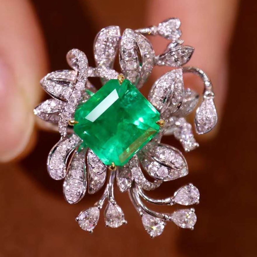 14k Gold 3.51 Ctw Natural Emerald & Diamond Ring: Ref:230974128 // gold content:14k gold // ring size:7. 25us // // main gemstone:emerald // shape:octagonal // carat weight:2. 57ct // color:green // treatment:natural // // adjacent gemstone 2 :