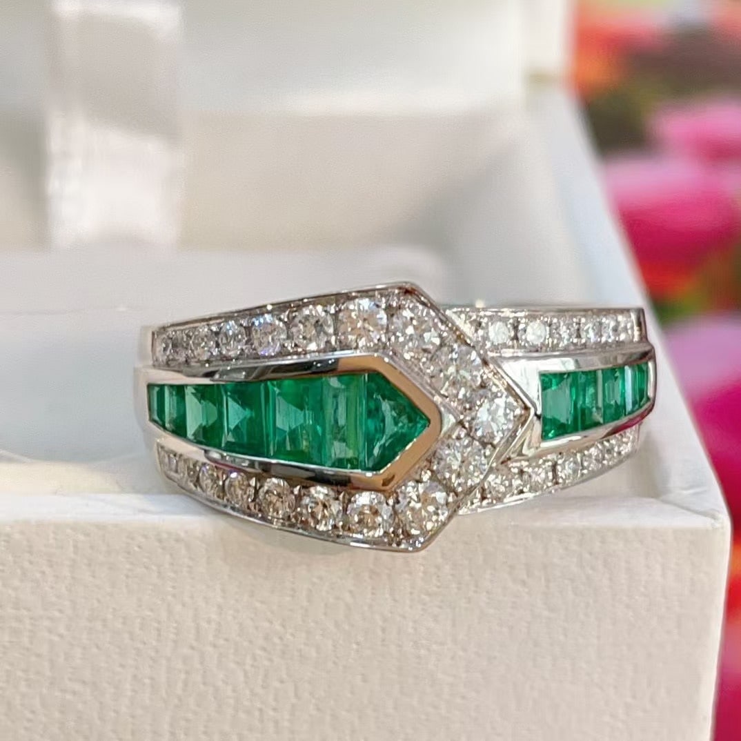 14k Gold 1.45 Ctw Natural Emerald & Diamond Ring: Ref:230974164 // gold content:14k gold // ring size:7. 25us // // main gemstone:emerald // shape:other // carat weight:0. 93ct // color:green // treatment:natural // // adjacent gemstone 2 :