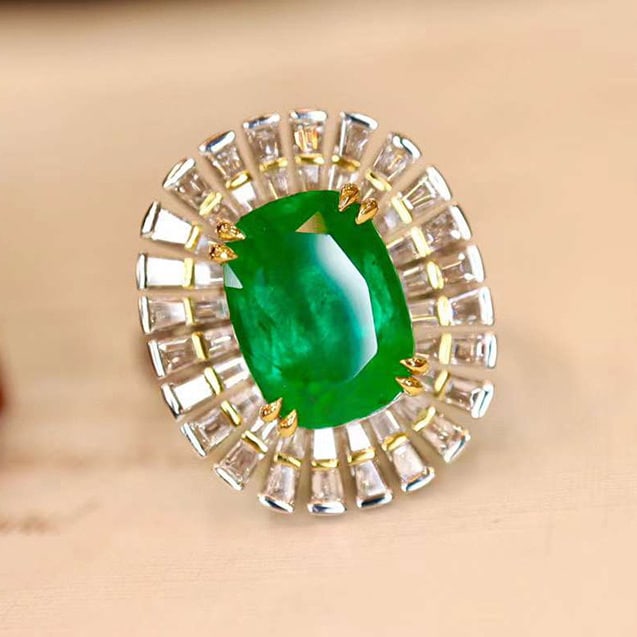 14k Gold 5.96 Ctw Vivid Green Natural Emerald & Diamond Ring (1 of 7)