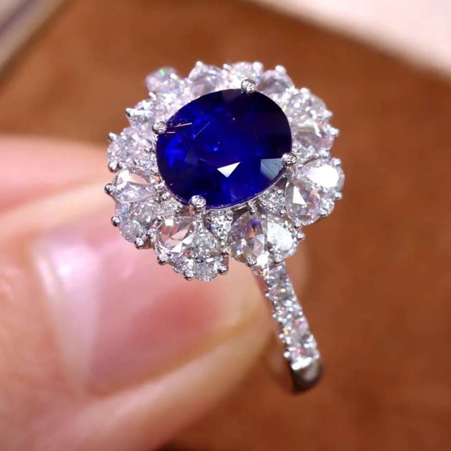 14k Gold 1.93 Ctw Vivid Blue Natural Sapphire & Diamond Ring - 2