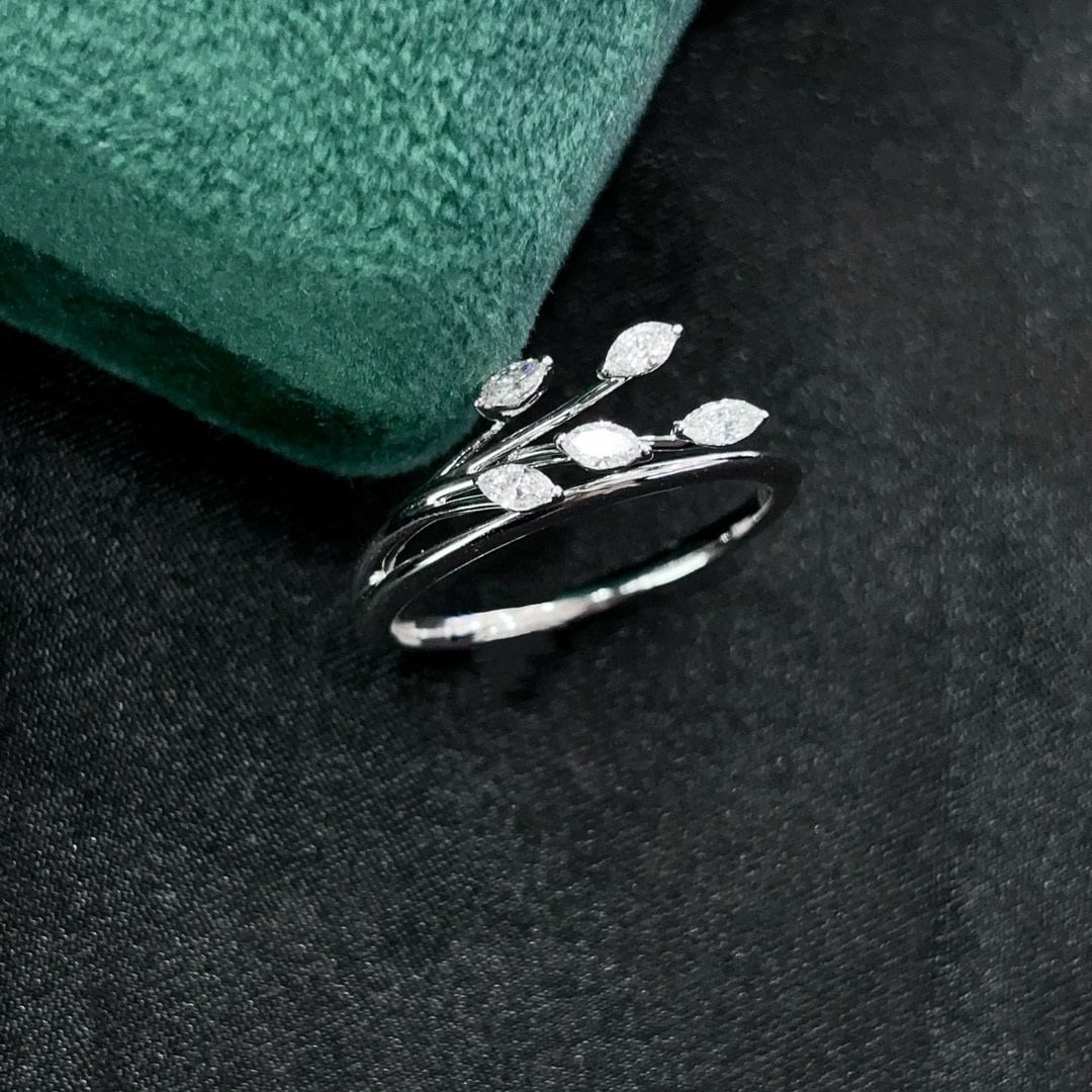 14k Gold 0.20 Ct Natural H Diamond Ring: Ref:230974228 // gold content:14k gold // ring size:7. 25us // // main gemstone:diamond // shape:marquise // carat weight:0. 20ct // clarity grade:vs-si // color:h // treatment:natural //