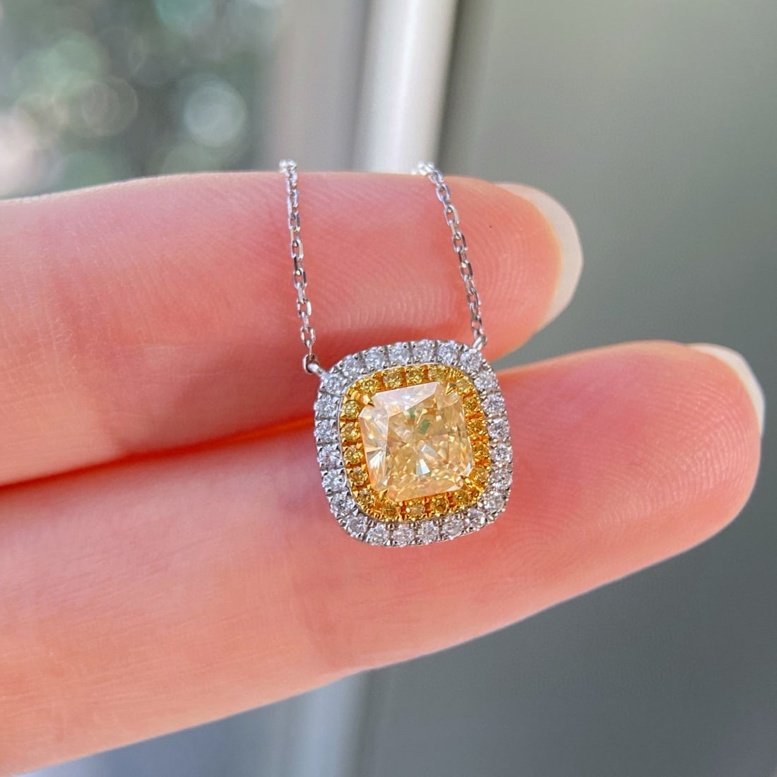 14k Gold 1.23 Ctw Natural Yellow Diamond & Diamond Necklace: Ref:230974267 // gold content:14k gold // main gemstone:yellow diamond // shape:radiant // carat weight:1. 00ct // color:yellow // treatment:natural // // adjacent gemstone 2 : diamond // shape:round