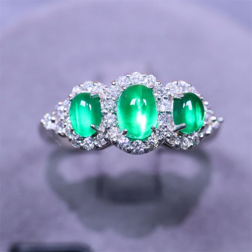 14k Gold 1.21 Ctw Natural Emerald & Diamond Ring: Ref:230974312 // gold content:14k gold // ring size:7. 25us // // main gemstone:emerald // shape:oval // carat weight:0. 86ct // color:green // treatment:natural // // adjacent gemstone 2 :