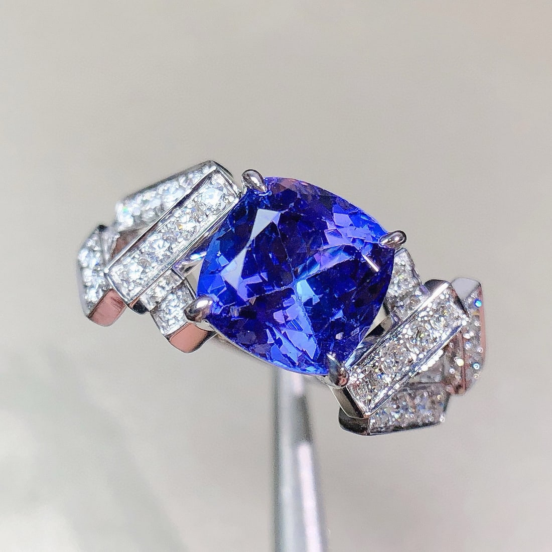 14k Gold 3.25 Ctw Natural Tanzanite & Diamond Ring: Ref:230974322 // gold content:14k gold // ring size:7. 25us // // main gemstone:tanzanite // shape:cushion // carat weight:2. 83ct // color:blue // treatment:natural // // adjacent gemstone 2 :