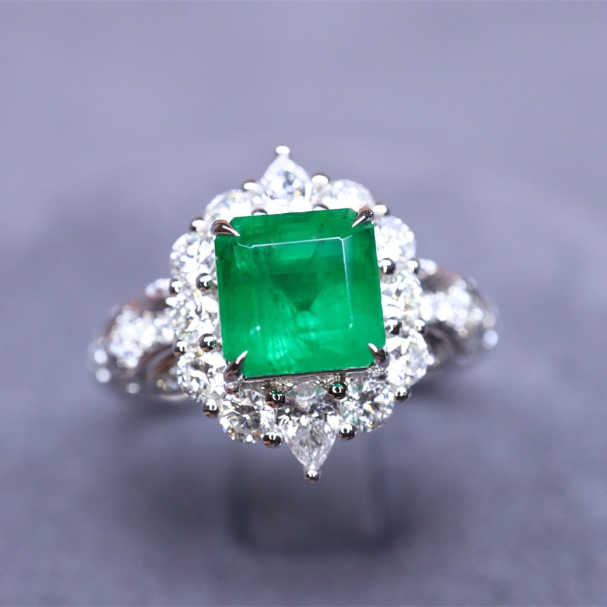 14k Gold 2.07 Ctw Vivid Green Natural Emerald & Diamond Ring (1 of 6)