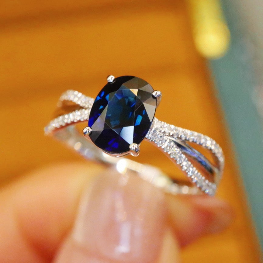 14k Gold 1.78 Ctw Natural Sapphire & Diamond Ring: Ref:230974362 // gold content:14k gold // ring size:7. 25us // // main gemstone:sapphire // shape:oval // carat weight:1. 60ct // color:royal blue // treatment:natural // // adjacent gemstone 2 :