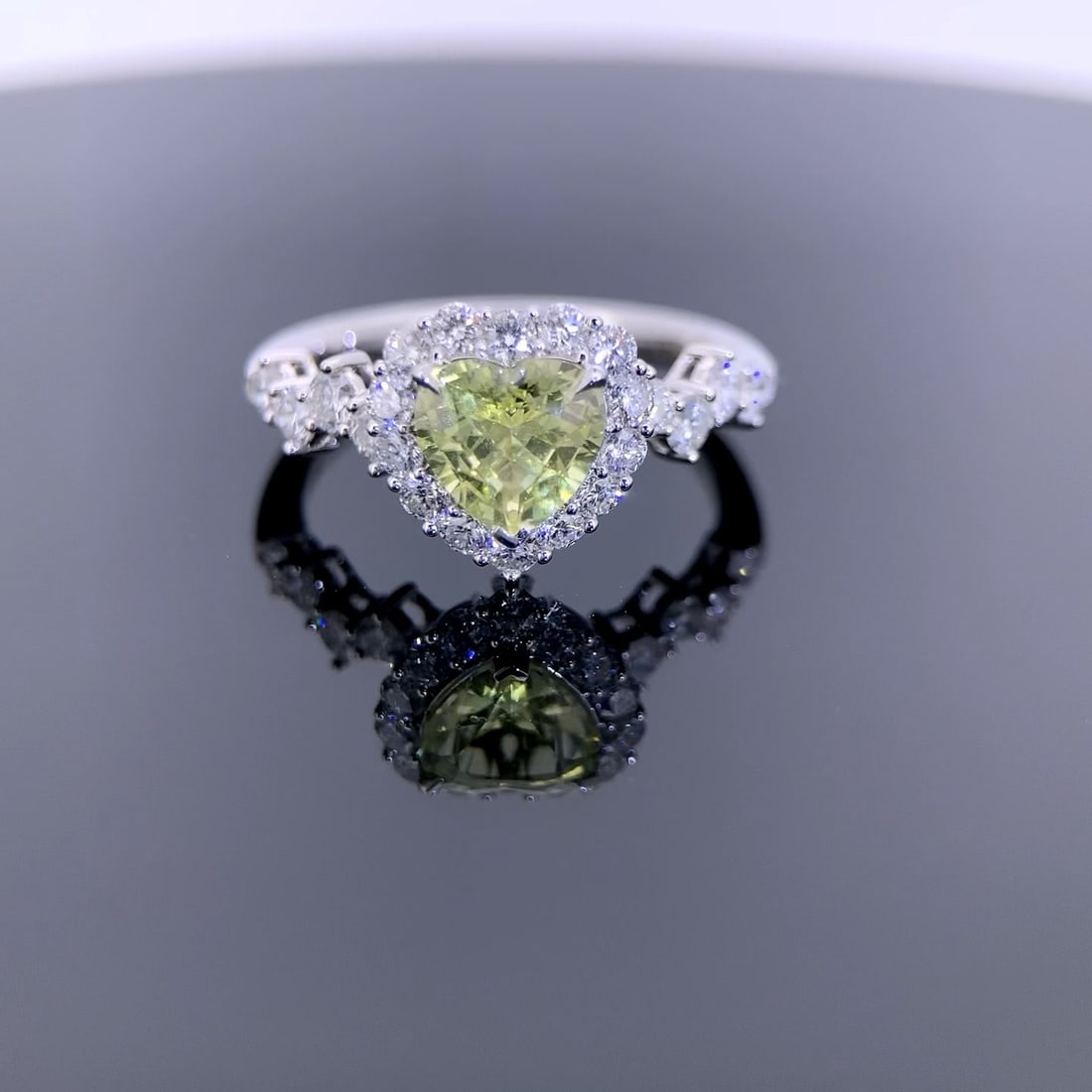 14k Gold 2.05 Ctw Natural Chrysoberyl & Diamond Ring: Ref:230974389 // gold content:14k gold // ring size:7. 25us // // main gemstone:chrysoberyl // shape:heart // carat weight:1. 25ct // color:yellowish green // treatment:natural // // adjacent