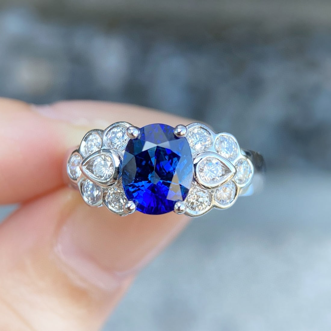 14k Gold 2.48 Ctw Natural Sapphire & Diamond Ring: Ref:230974411 // gold content:14k gold // ring size:7. 25us // // main gemstone:sapphire // shape:oval // carat weight:2. 08ct // color:royal blue // treatment:natural // // adjacent gemstone 2 :