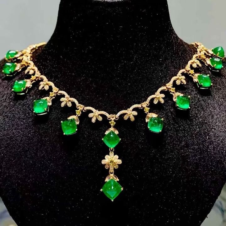 14k Gold 10.02 Ct Natural Emerald & Diamond Necklace - 3