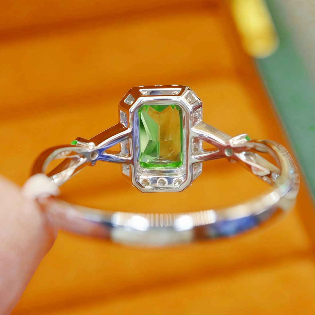 14k Gold 1.31 Ctw Natural Tsavorite & Diamond Ring - 4