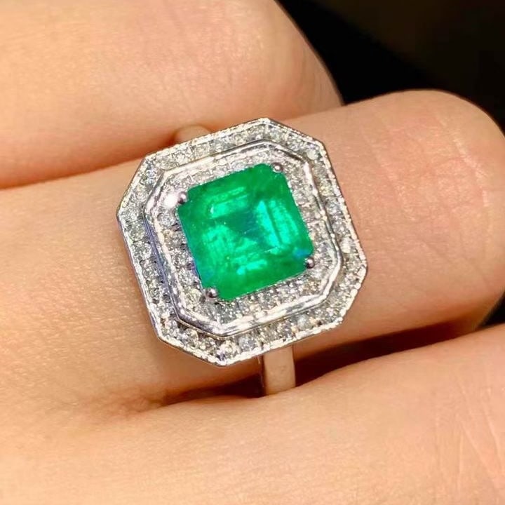 14k Gold 1.6 Ct Natural Emerald & Diamond Ring - 5
