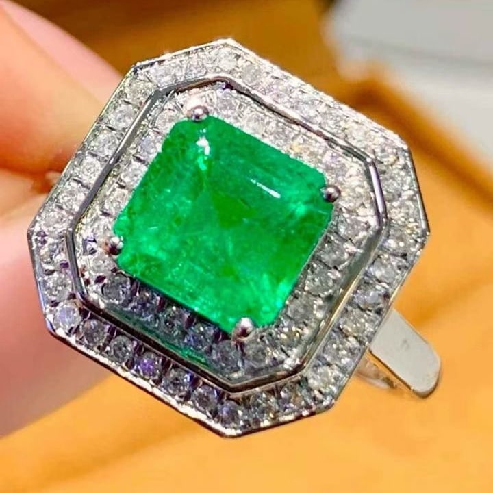 14k Gold 1.6 Ct Natural Emerald & Diamond Ring - 6