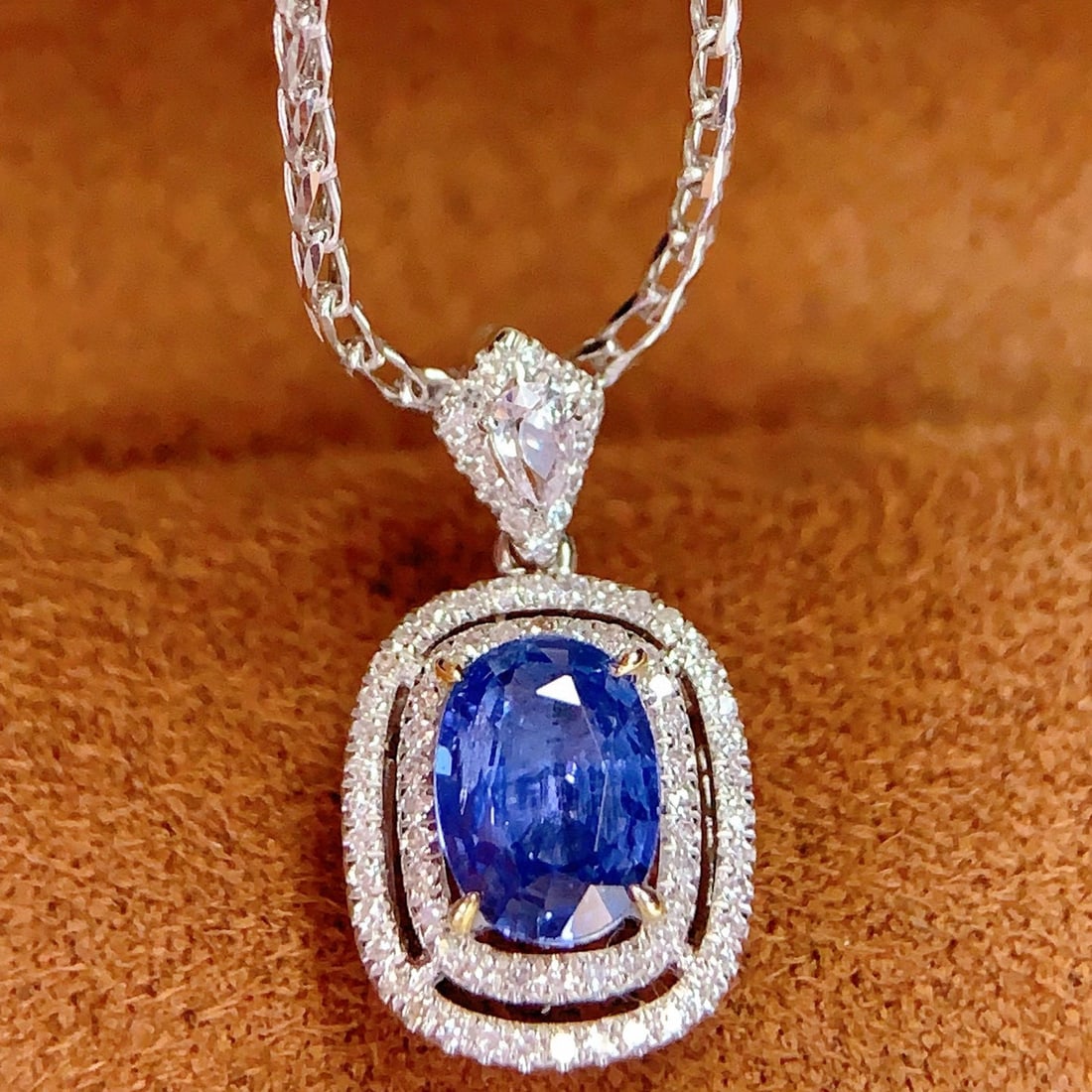 14k Gold 1.2 Ct Natural Sapphire & Diamond Pendant( Without Chain ): Ref:231131111 // gold content:14k gold // main gemstone:sapphire // shape:oval // carat weight:1. 2ct // color:blue // treatment:natural // // adjacent gemstone 2 : diamond // number of stones:81