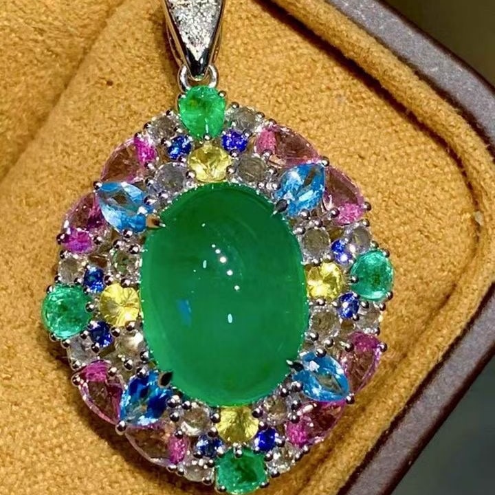 14k Gold 4.05 Ct Natural Emerald & Coloured Gemstone & Diamond Pendant( Without Chain ): Ref:231131117 // gold content:14k gold // main gemstone:emerald // shape:oval // carat weight:4. 05ct // color:green // treatment:natural // // adjacent gemstone 2 : coloured gemstone // shape:multipl