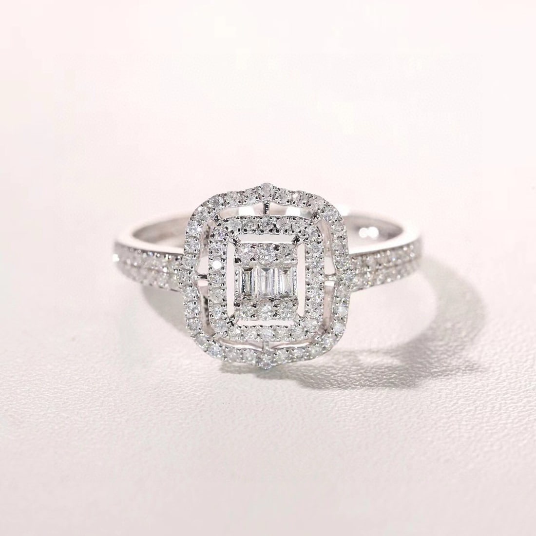 14k Gold 0.4 Ct Natural H Diamond Ring - 7